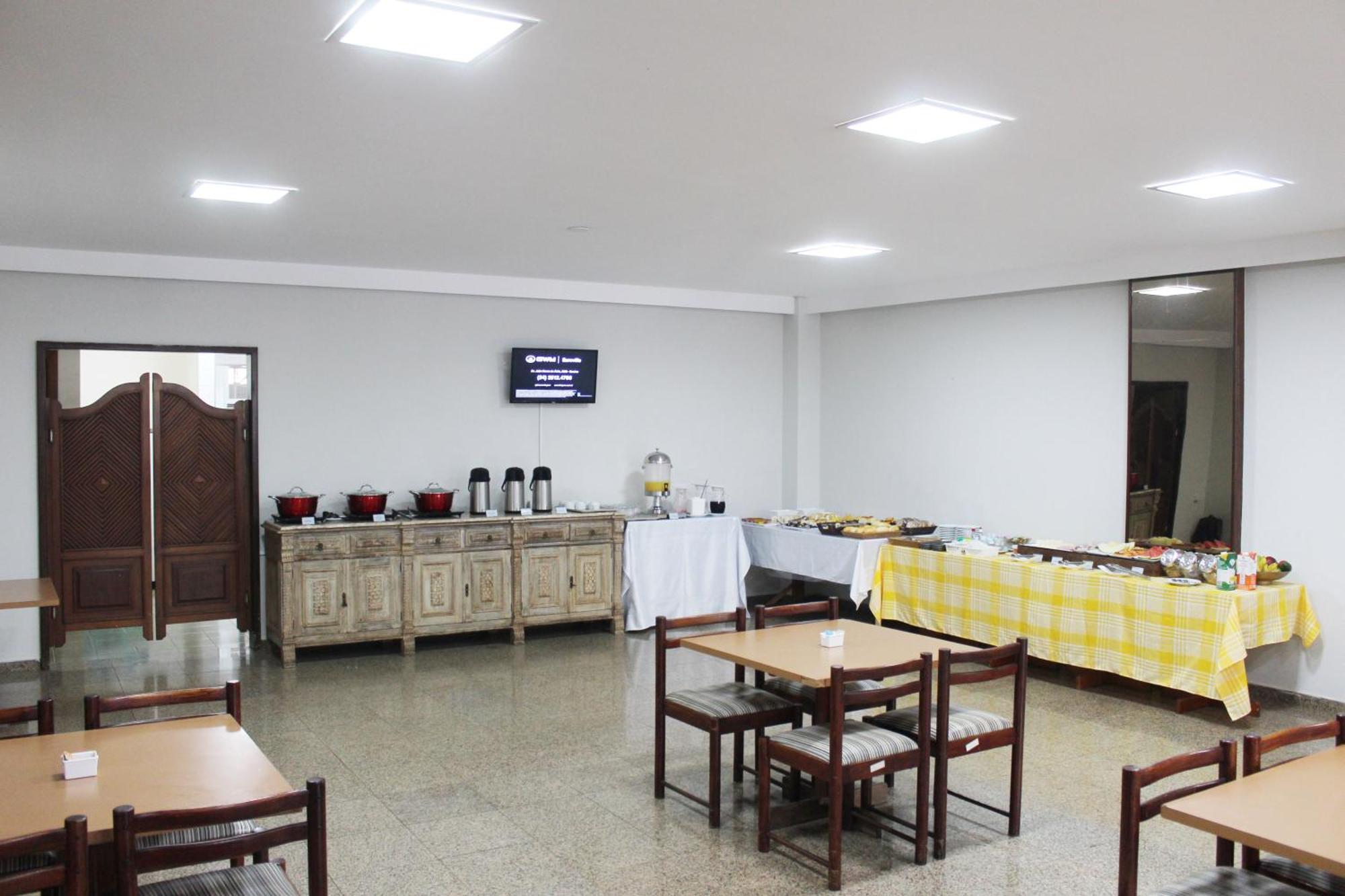 Days Inn By Wyndham Uberlândia Екстериор снимка