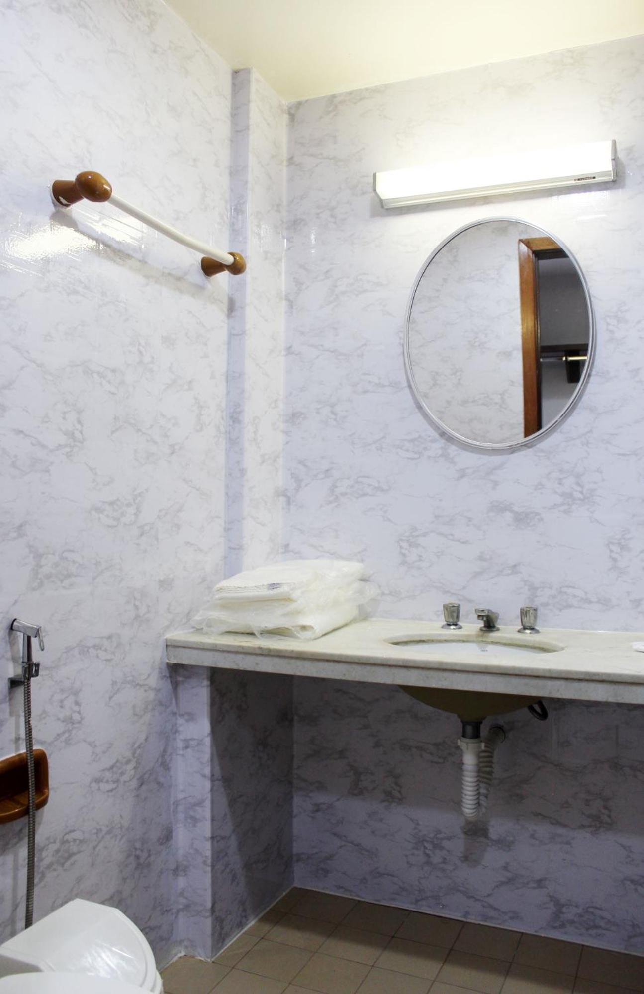 Days Inn By Wyndham Uberlândia Екстериор снимка